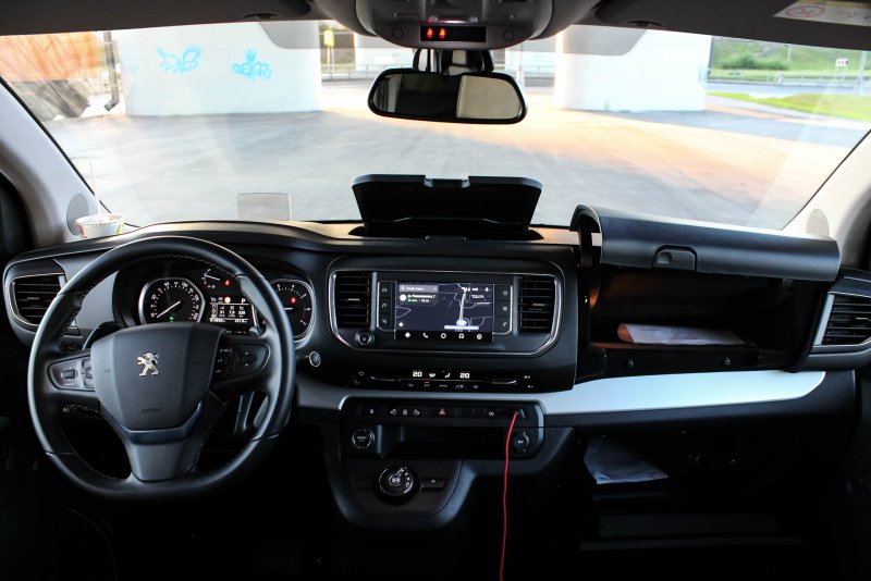 Peugeot traveller 2019 салон