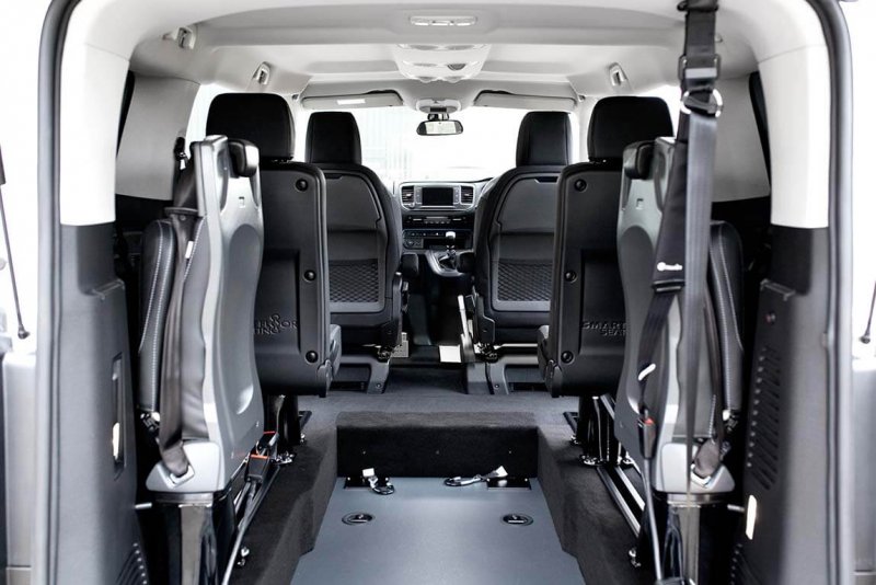 Peugeot Expert traveller салон