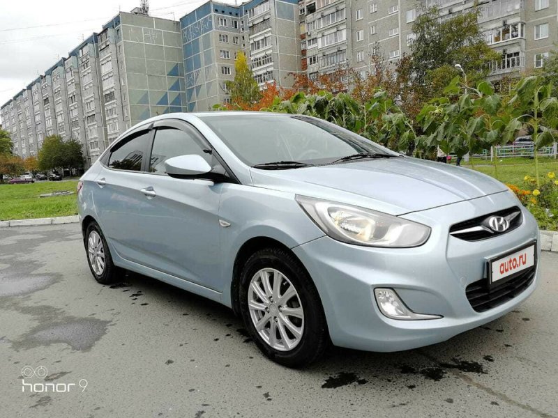 Hyundai Solaris i 2011