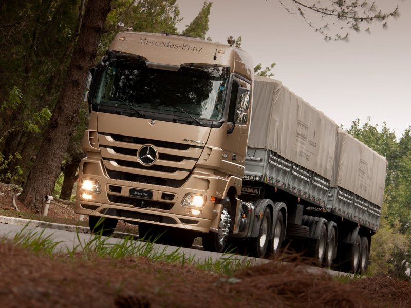 Мерседес Бенц Actros