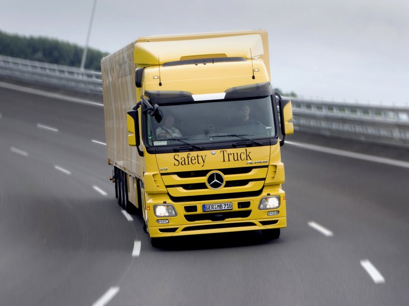 Mercedes-Benz Actros 1857