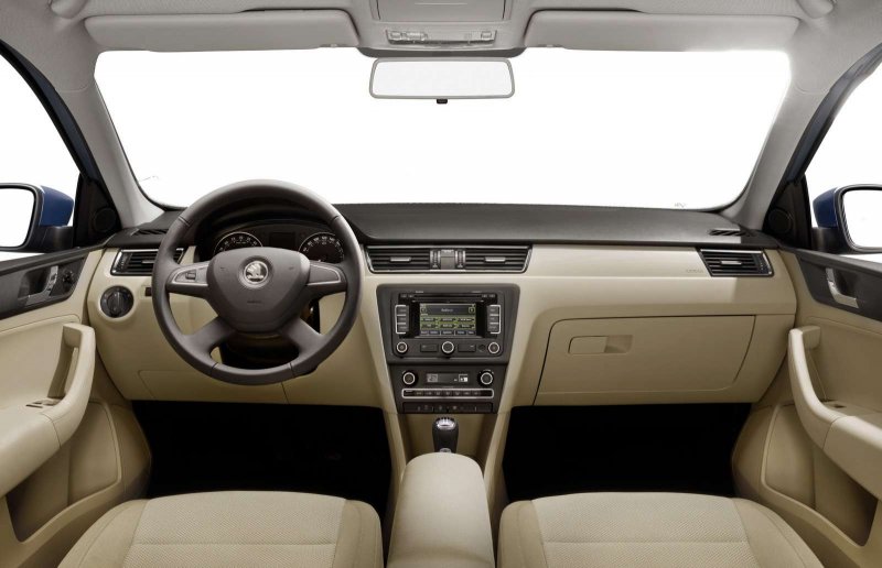 Skoda Rapid 2012 салон