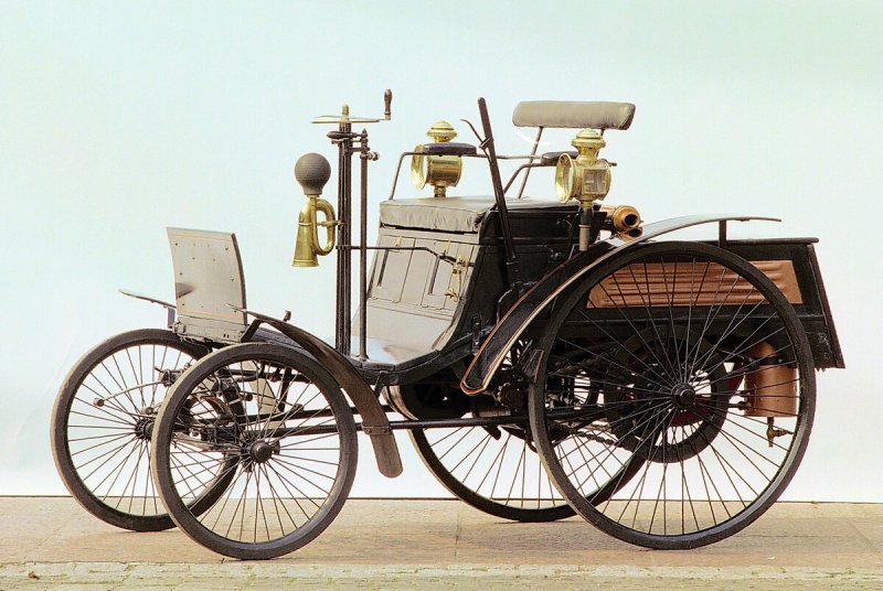 Автомобиль Карл Бенц 1885 год