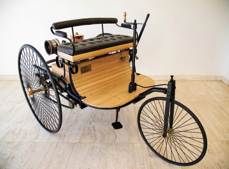Первый автомобиль в мире Карл Бенц 1886г