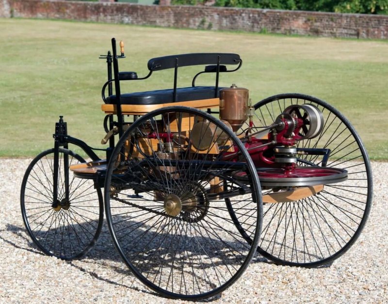 Автомобиль Карл Бенц 1885 год