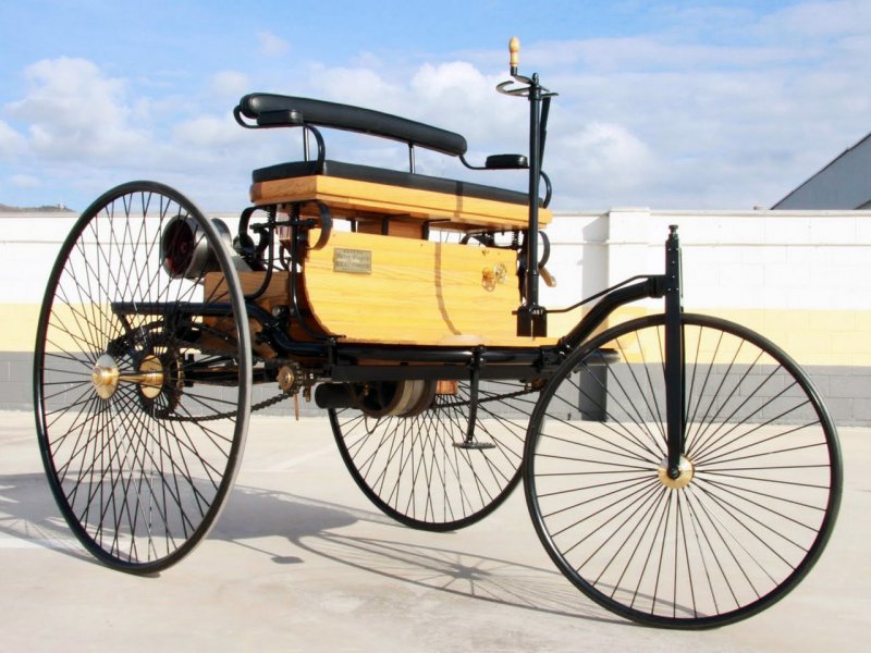 Автомобиль Карл Бенц 1885 год