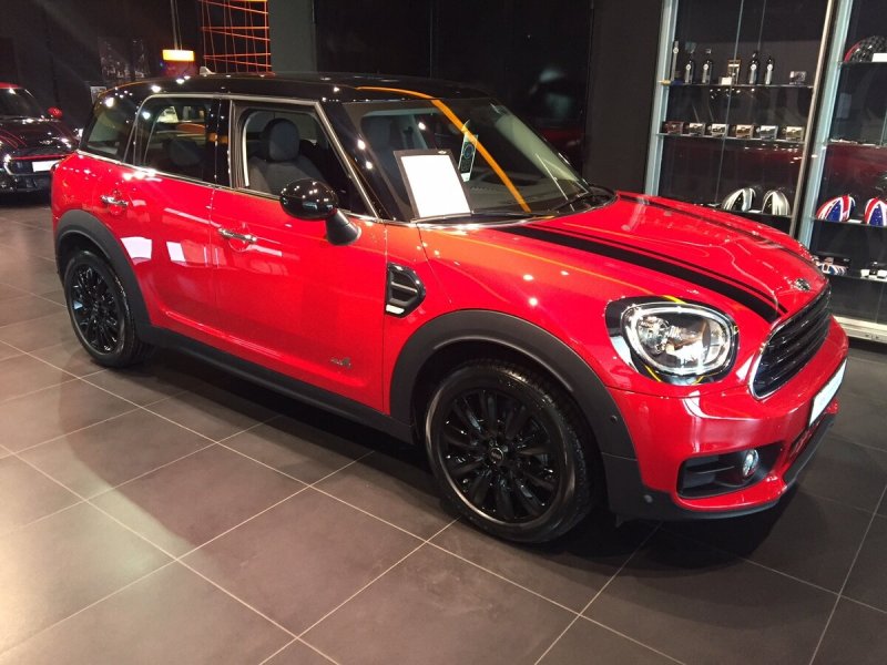 Mini Cooper Countryman красный