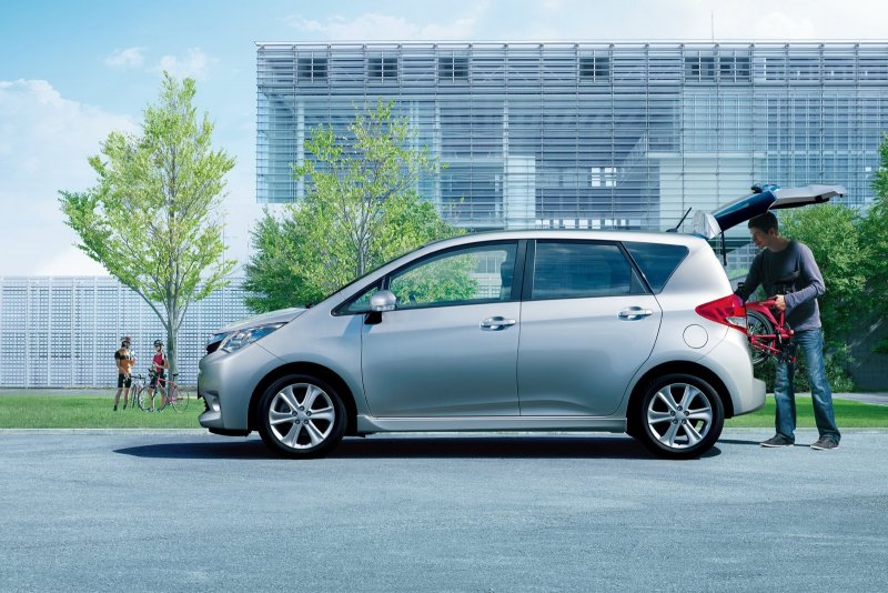 Subaru Trezia 2010