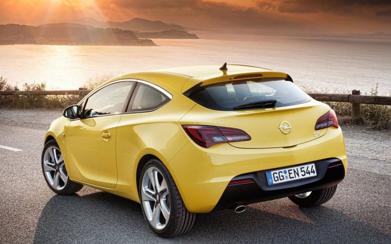 Opel Astra GTC 2012