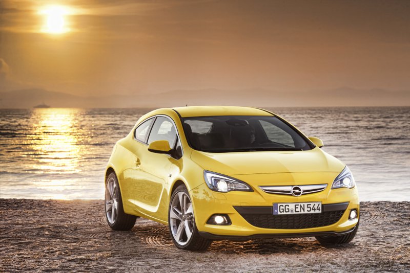 Opel Astra GTC 2011