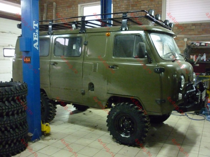 УАЗ 452 на 31 колесах