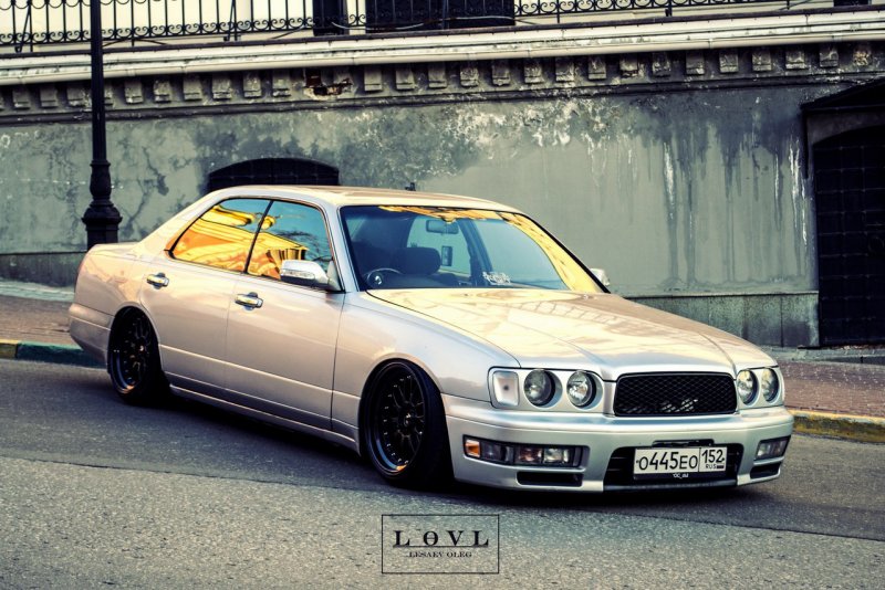 Nissan Cedric y33