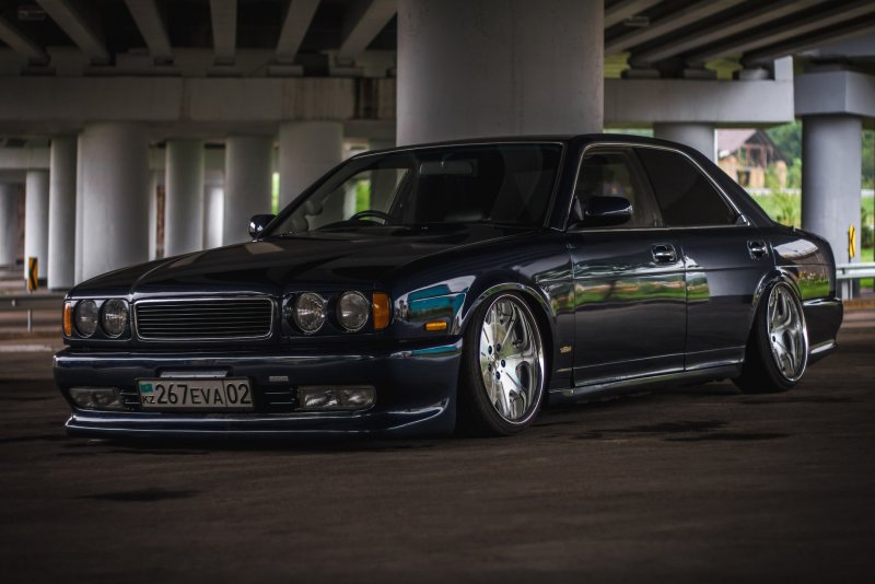 Nissan Gloria IX (y32)