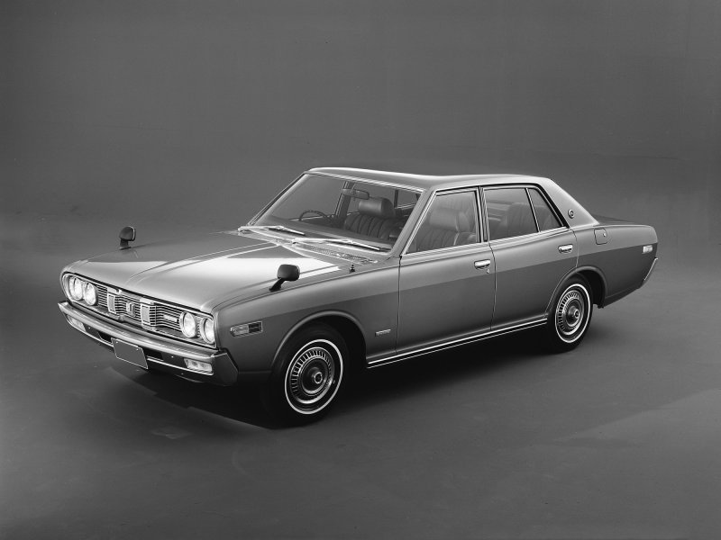 Nissan Gloria 330