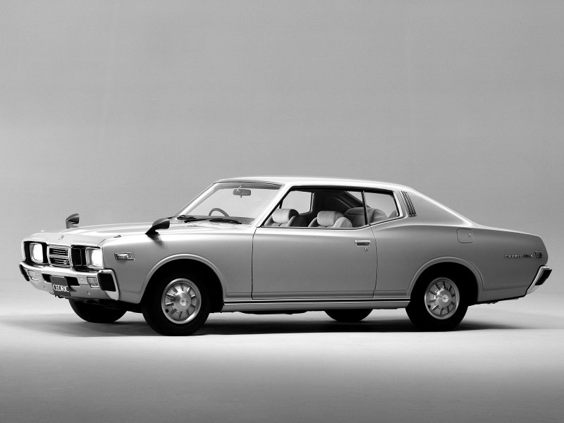 Nissan Cedric 330 Hardtop