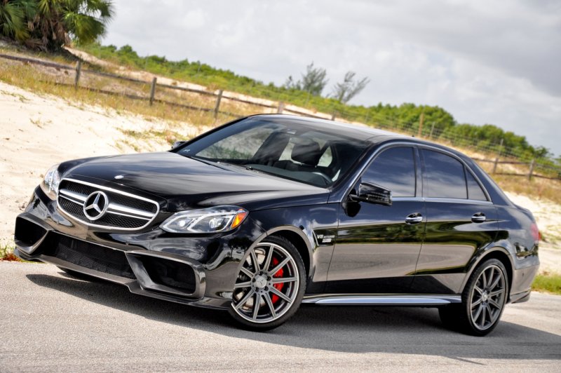 Mercedes Benz e63 AMG