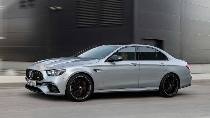 Мерседес Бенц e63s AMG