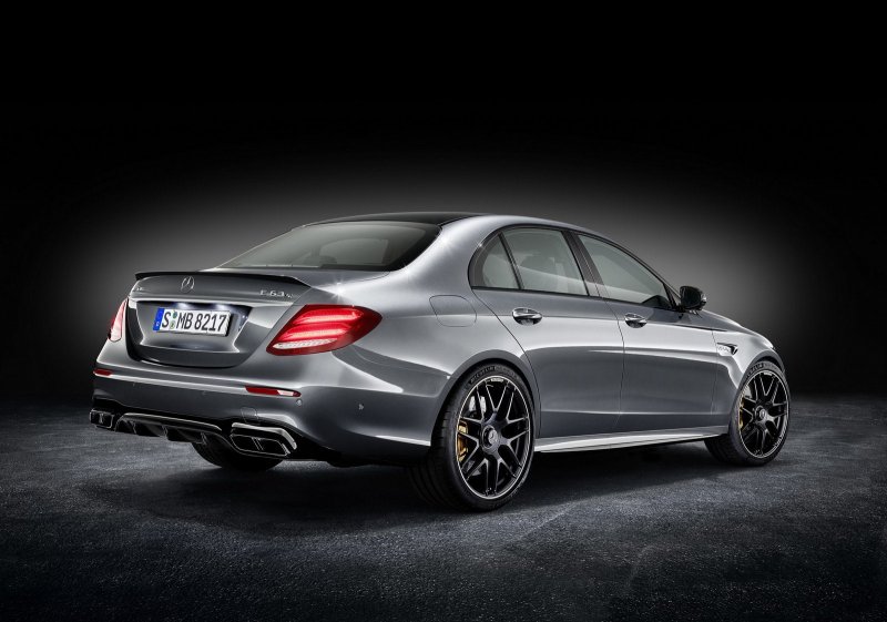 Мерседес-Бенц e63s