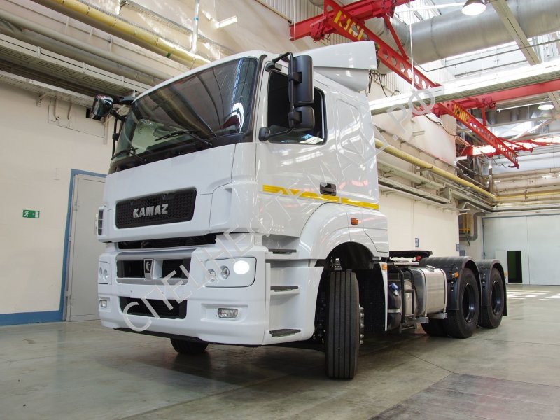 Тягач КАМАЗ 65206
