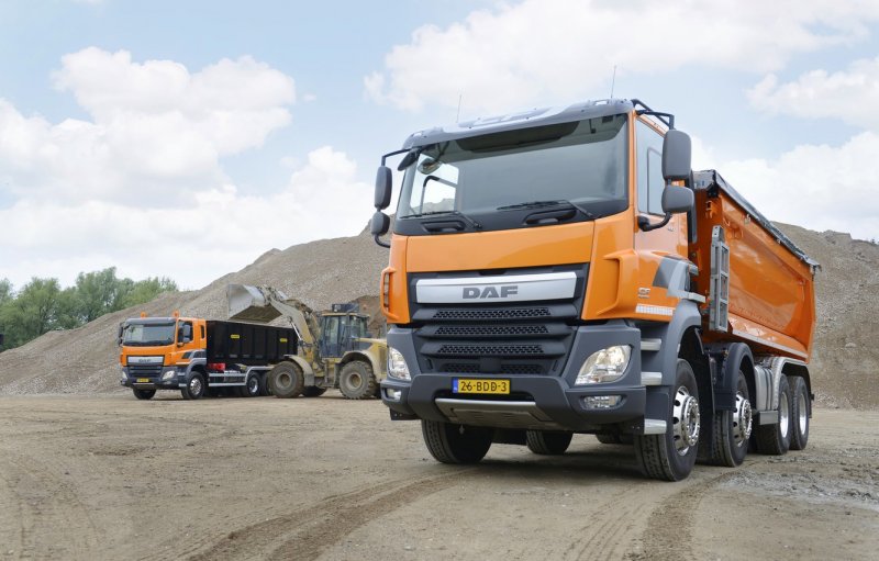 DAF самосвал 8х4