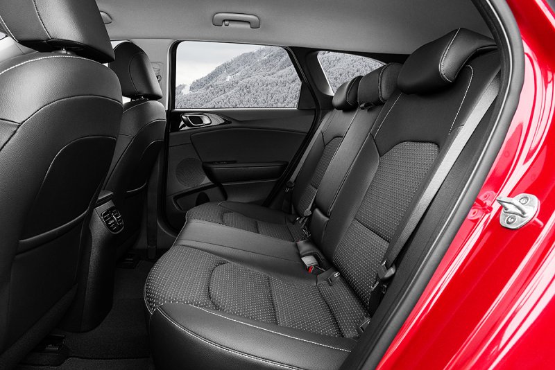 Kia Ceed универсал 2019 салон