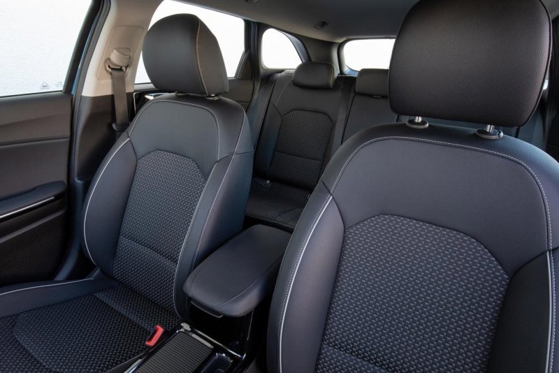 Kia Ceed SW 2019 салон