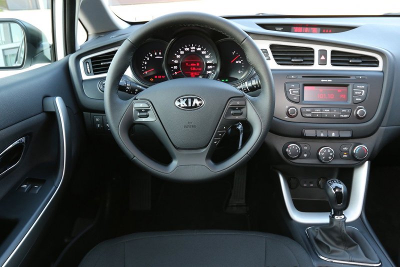 Kia Ceed SW салон