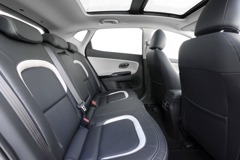 Kia Ceed 2013 универсал салон сзади