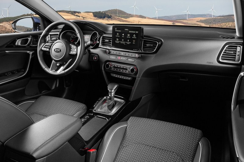 Kia Ceed 2019 хэтчбек салон