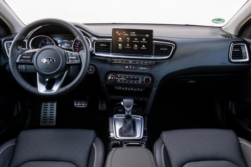 Kia Ceed SW 2019 салон