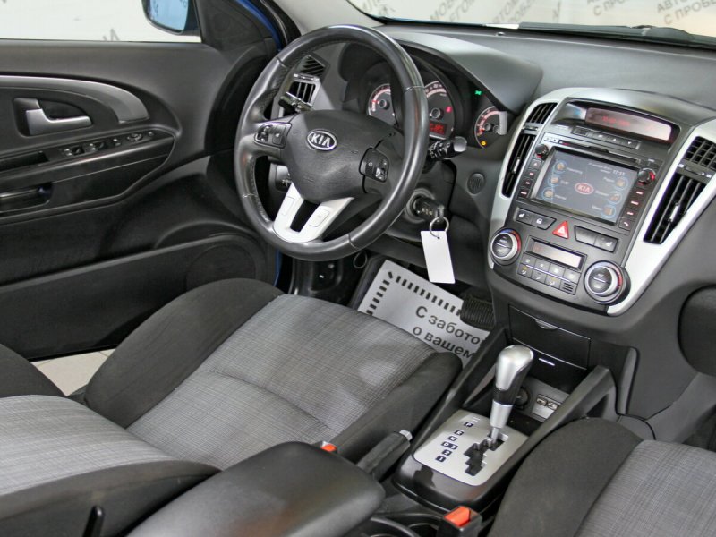Kia Ceed 1 поколение салон