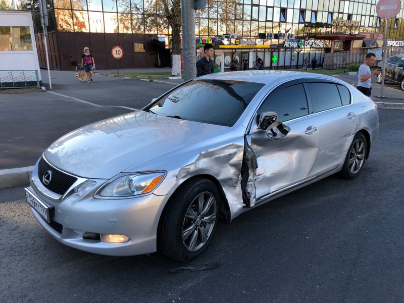 Lexus GS 300 249 Л.С