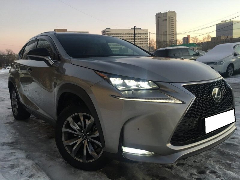 Lexus NX 200 серебристый
