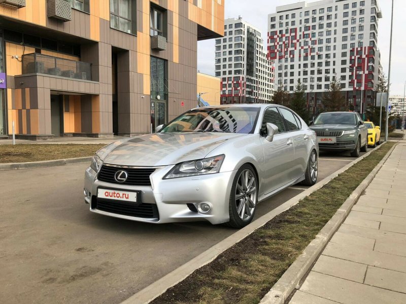 Лексус RX серебристый 2020