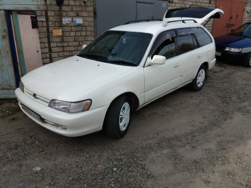 Тойота Королла универсал 1997г