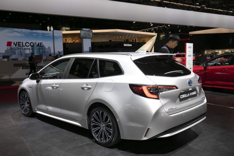 Toyota Corolla универсал 2019