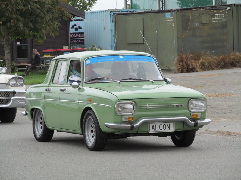 Renault 8/10
