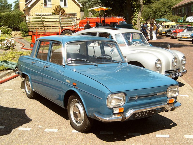 Renault 10 CV MH Sahara