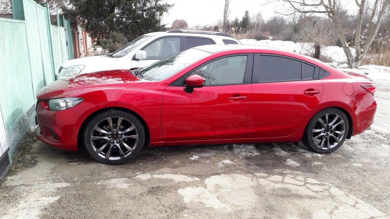Красная Mazda 6 r19