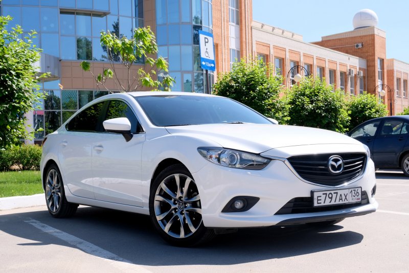 Mazda 6 белая r 19