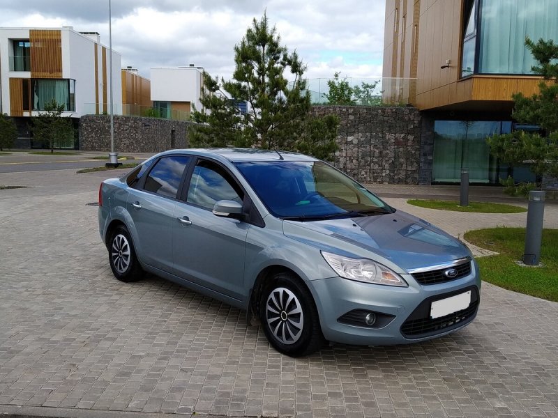 Ford Focus серый