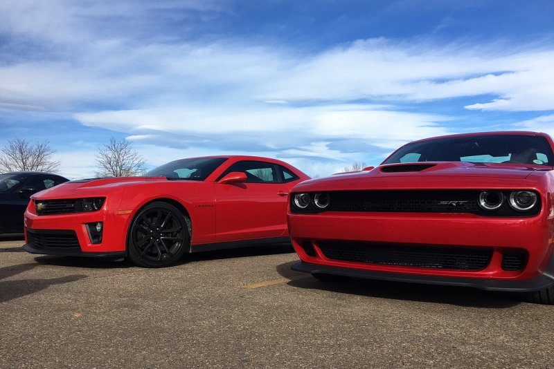 Dodge Challenger Камаро