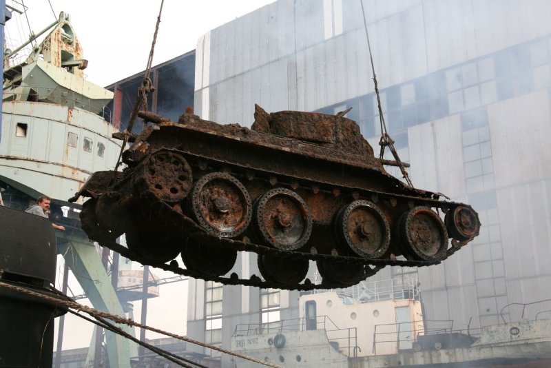Танк т-34 из коробок