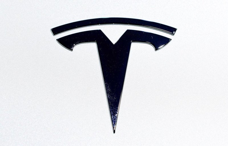Tesla фирменный знак