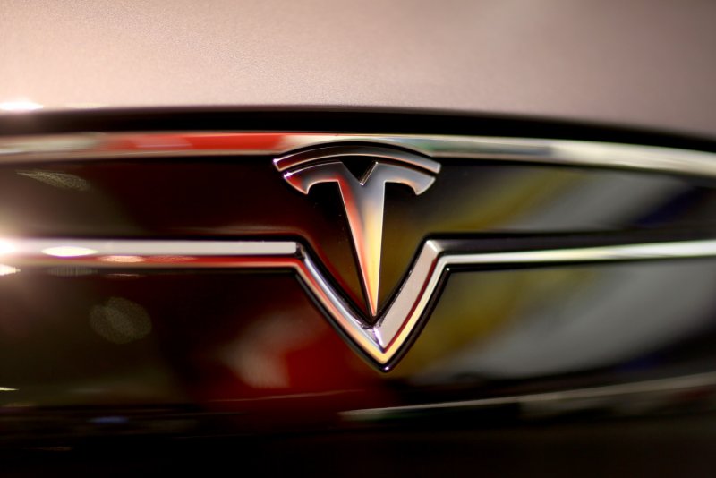 Tesla марка