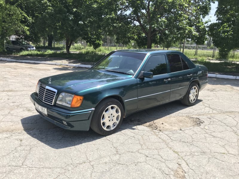 Mercedes Benz w124 e200