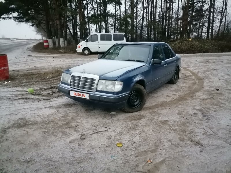 Мерседес 250 1985г-