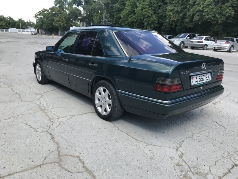 Мерседес 124 1995г
