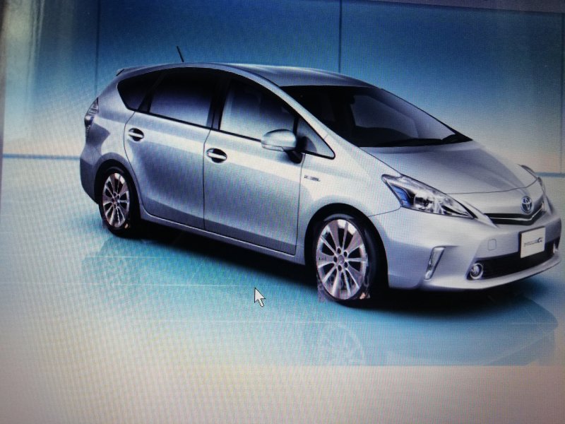 Toyota Prius Alpha 2017