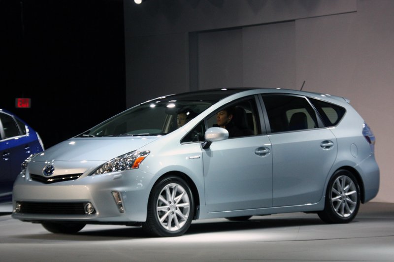 Toyota Prius Alpha 40